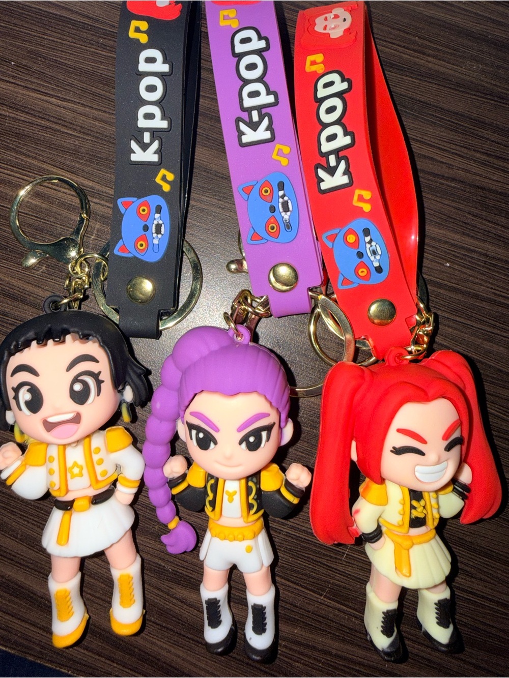 pop K-pop Girl Band Keychain Set – Red, Purple, Black